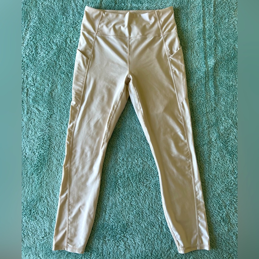 Fabletics L Ivory Shine 7/8 Legging w/Pockets